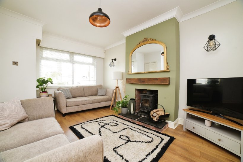 Linthorpe Grove, Willerby, Hull 2 bedroom terraced house William H