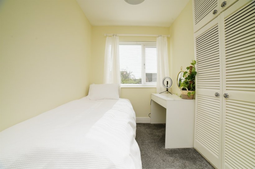 Linthorpe Grove, Willerby, Hull 2 bedroom terraced house William H