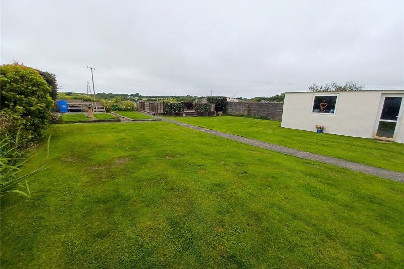 3 bedroom property for sale in Leonardston Road, Llanstadwell, Milford