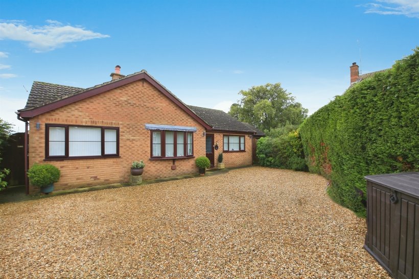 Mawford Close, Moulton Seas End, Spalding 3 bedroom detached bungalow Knight Partnership