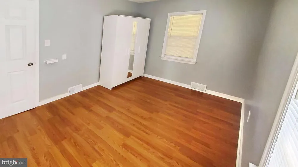 10 Ranchwood Dr, Ewing, NJ 08618