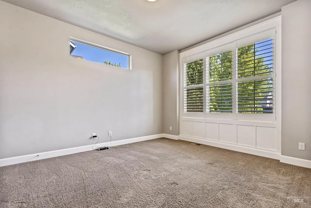 593 W Dreyfuss Ln, Meridian, ID 83646