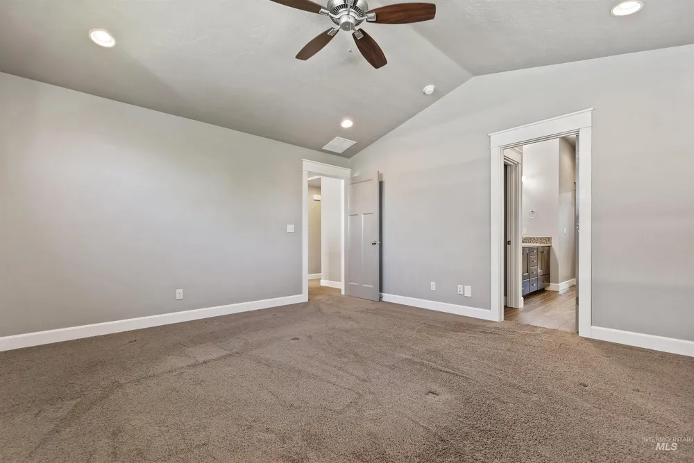 593 W Dreyfuss Ln, Meridian, ID 83646