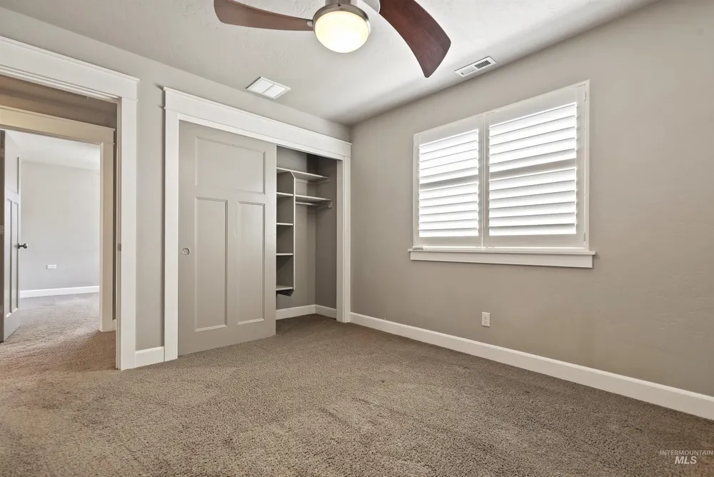 593 W Dreyfuss Ln, Meridian, ID 83646