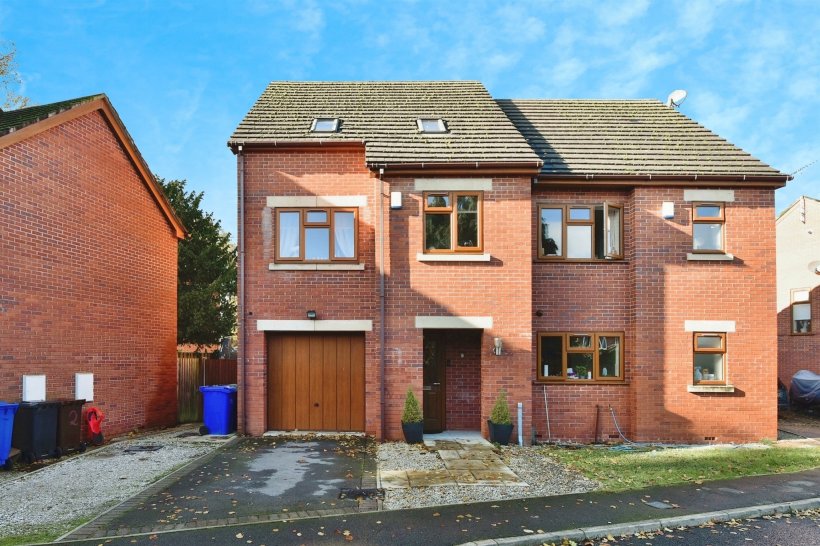 Holly Road, Uttoxeter 4 bedroom semidetached house Bagshaws