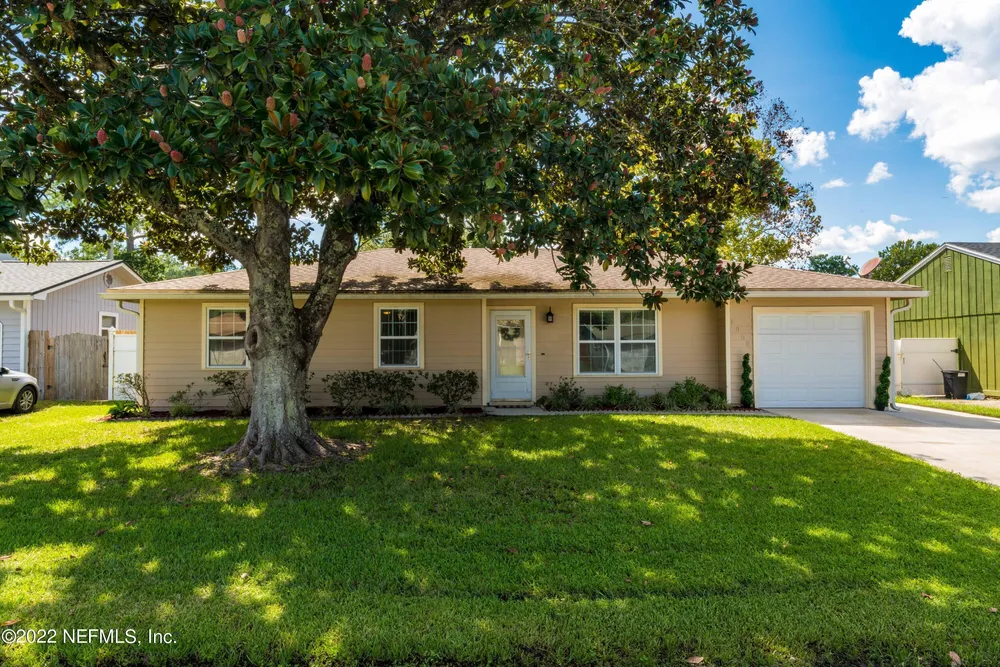 1868 Shannon Lake Dr, Middleburg, FL 32068