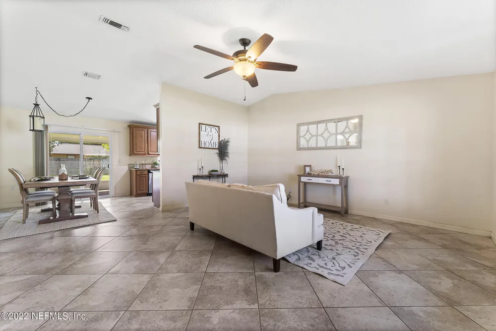 1868 Shannon Lake Dr, Middleburg, FL 32068