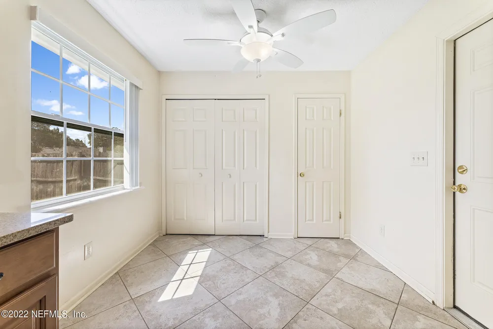 1868 Shannon Lake Dr, Middleburg, FL 32068