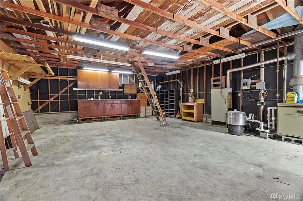 16223 123rd Ave SE, Renton, WA 98058