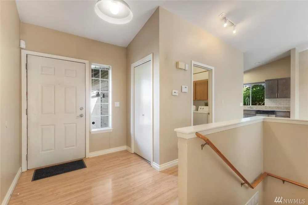 5130 S Garden Loop Rd, Seattle, WA 98118