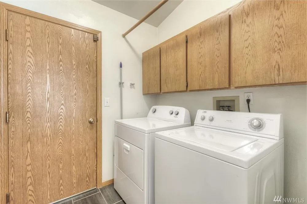 5130 S Garden Loop Rd, Seattle, WA 98118