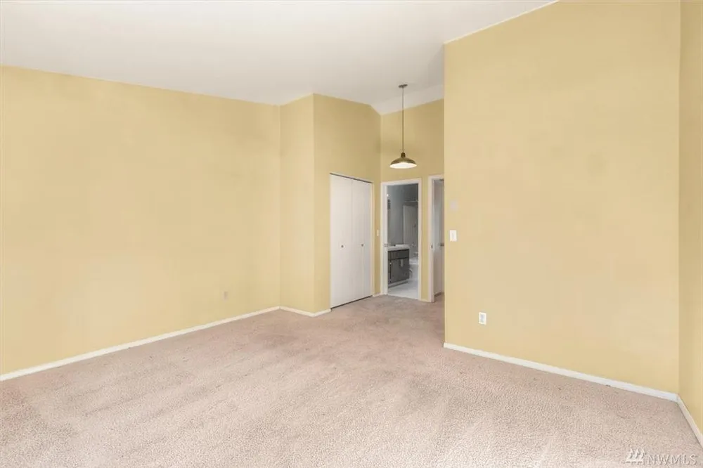 5130 S Garden Loop Rd, Seattle, WA 98118