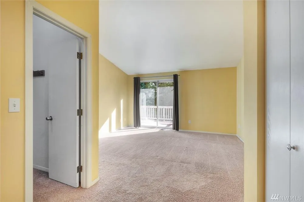 5130 S Garden Loop Rd, Seattle, WA 98118