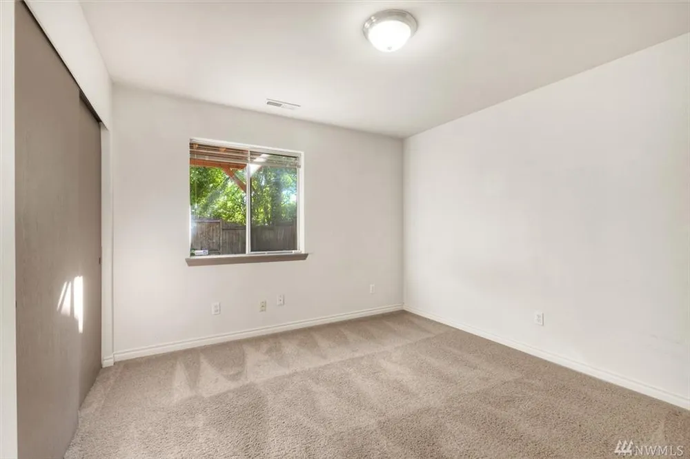 5130 S Garden Loop Rd, Seattle, WA 98118