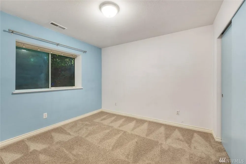 5130 S Garden Loop Rd, Seattle, WA 98118