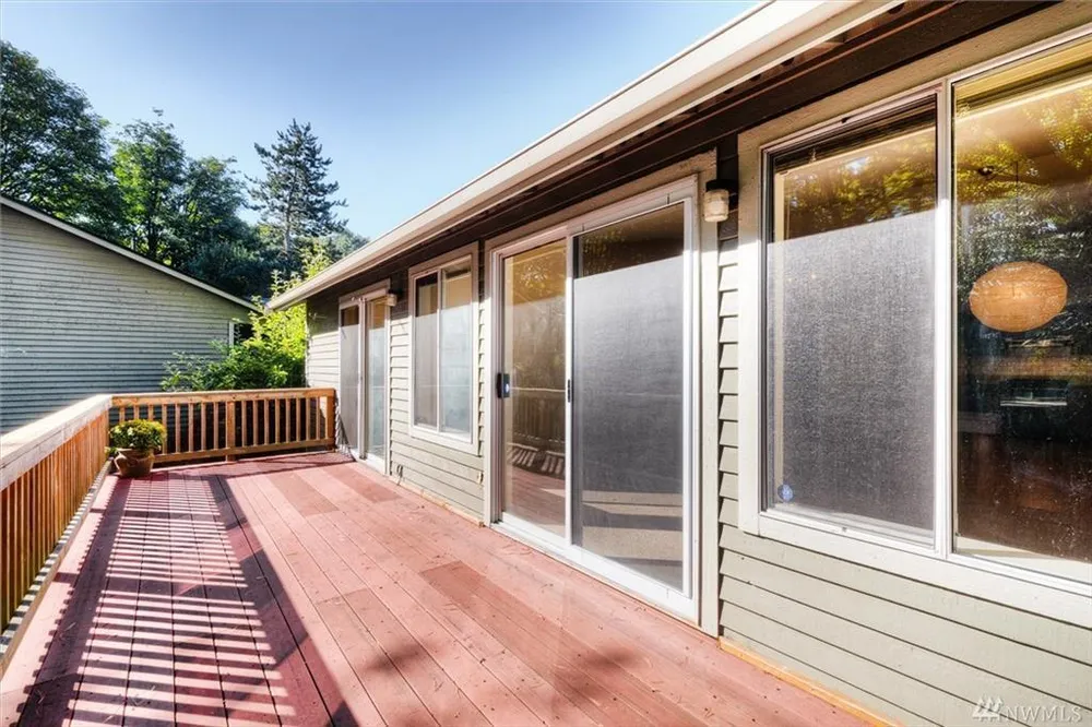 5130 S Garden Loop Rd, Seattle, WA 98118