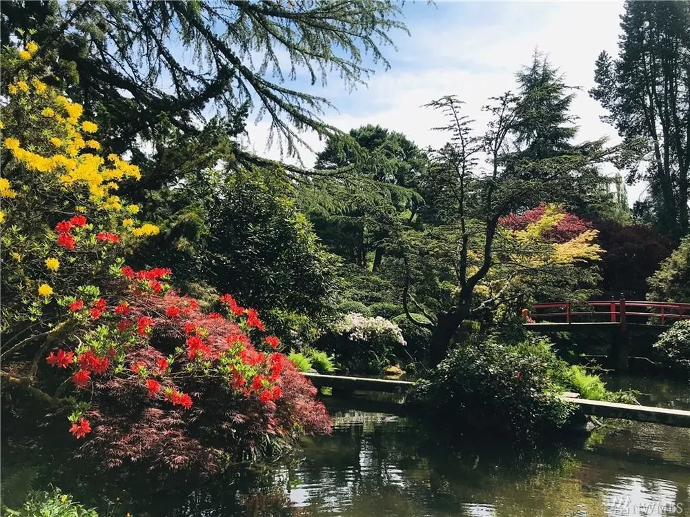 5130 S Garden Loop Rd, Seattle, WA 98118