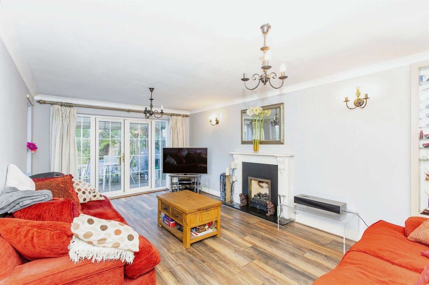 5 bedroom property for sale in Devonshire Mews, Highfields Caldecote