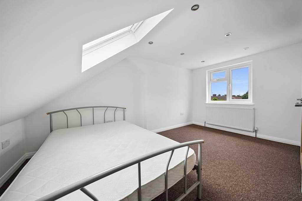 3 bedroom property to let in Chaplin Road, Dagenham, Dagenham £2,200 pcm