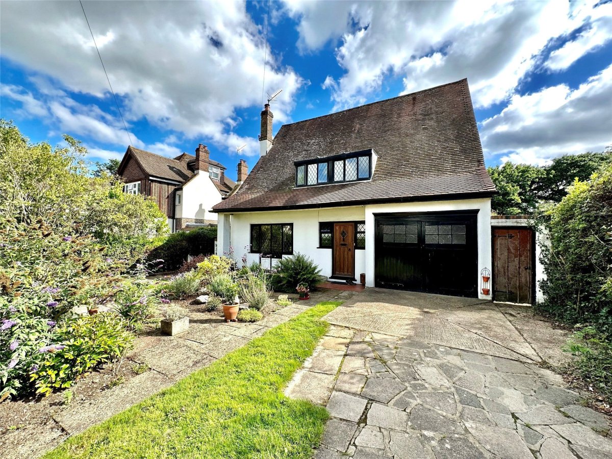 3 bedroom property for sale in Rushton Avenue, South Godstone, Godstone