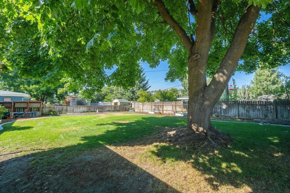 6420 N Fotheringham St, Spokane, WA 99208