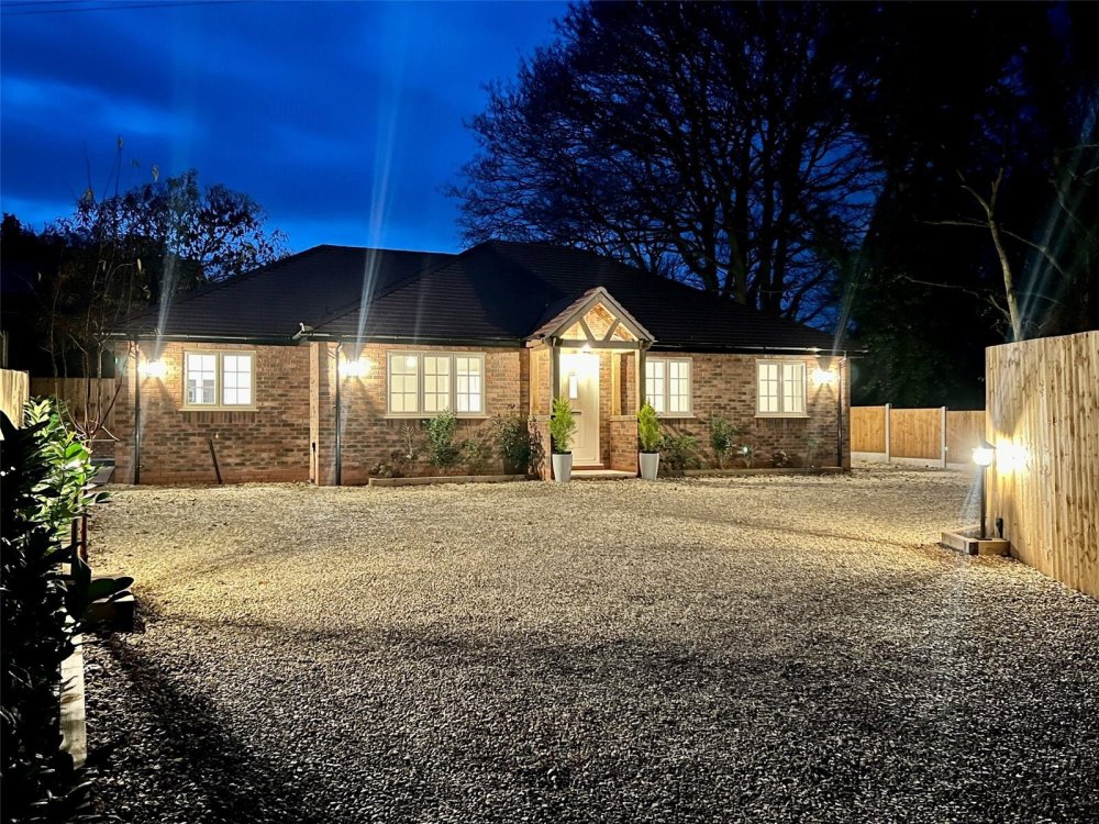 3 bedroom property for sale in Wolverley, Kidderminster, Worcestershire