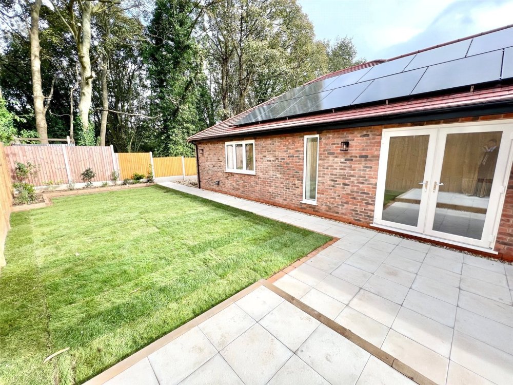 3 bedroom property for sale in Wolverley, Kidderminster, Worcestershire