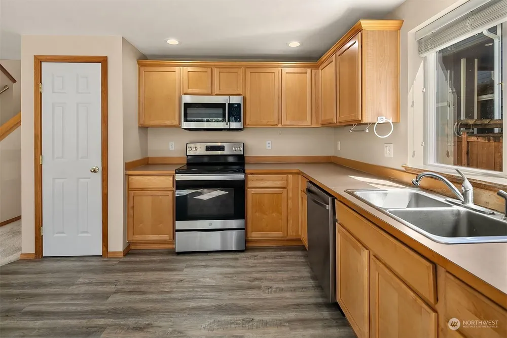 28605 226th Ave SE, Maple Valley, WA 98038