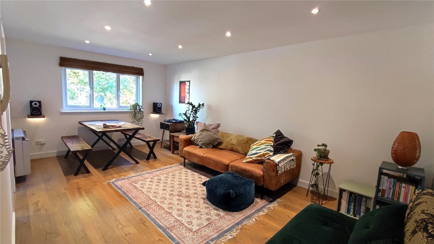 2 bedroom property for sale in Rectory Road, Rochford, Essex, SS4 £