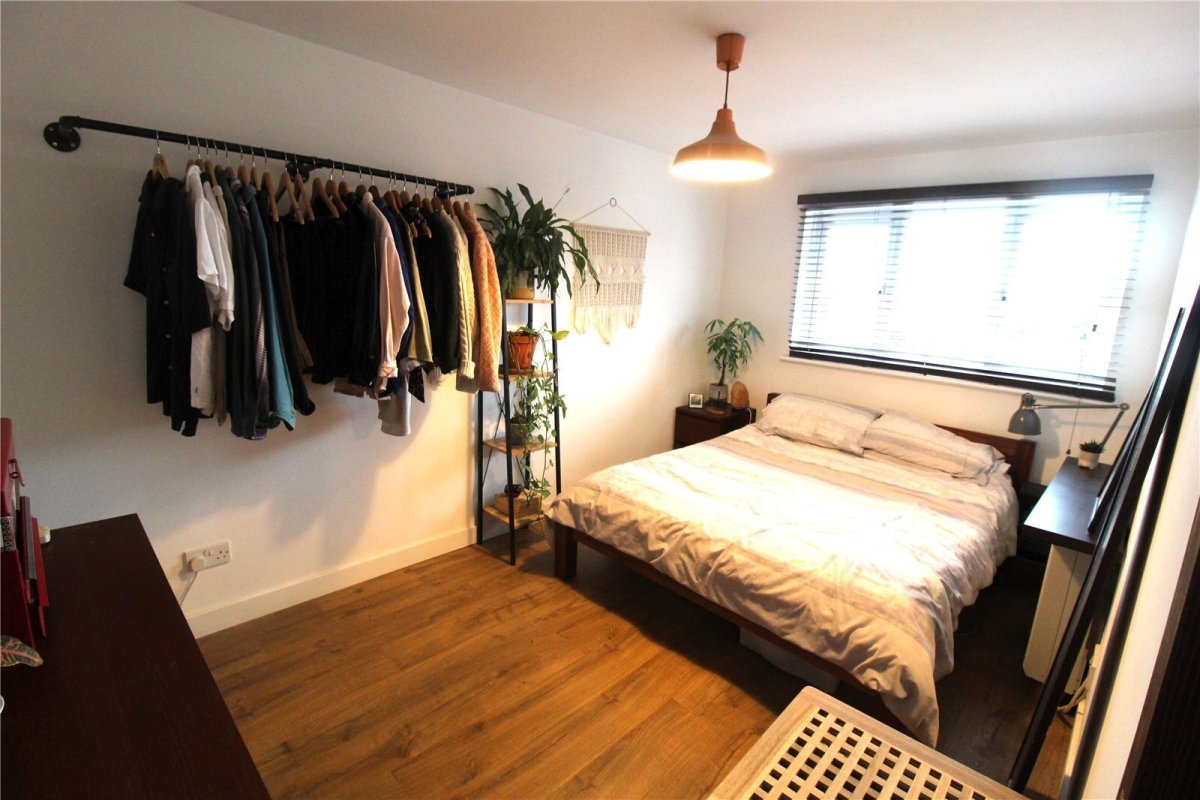 2 bedroom property for sale in Rectory Road, Rochford, Essex, SS4 £