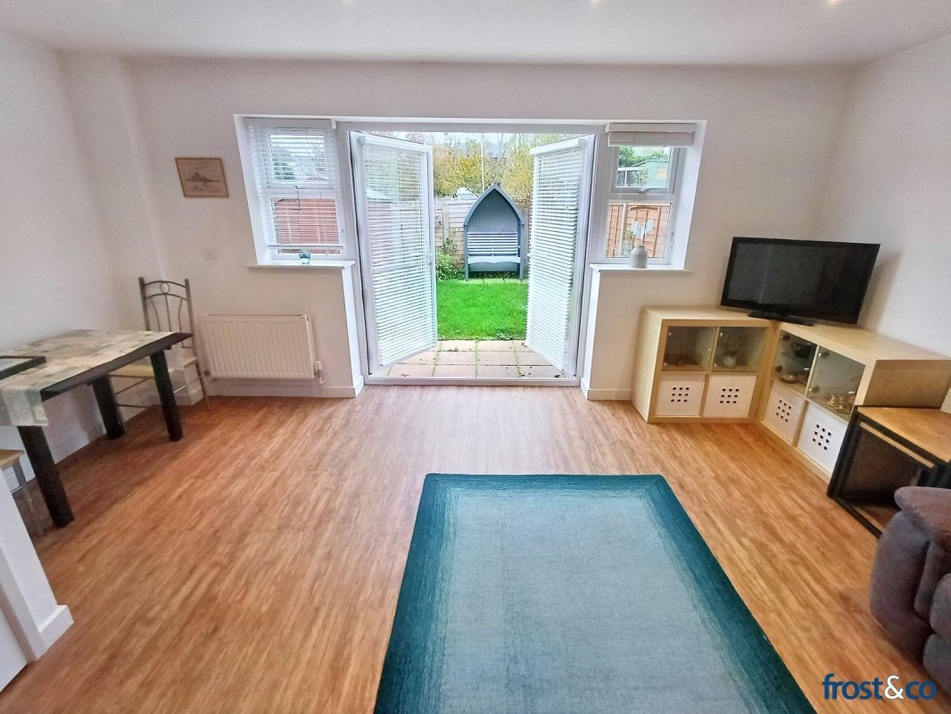 2 bedroom property for sale in Albert Road, Parkstone, Poole, Dorset