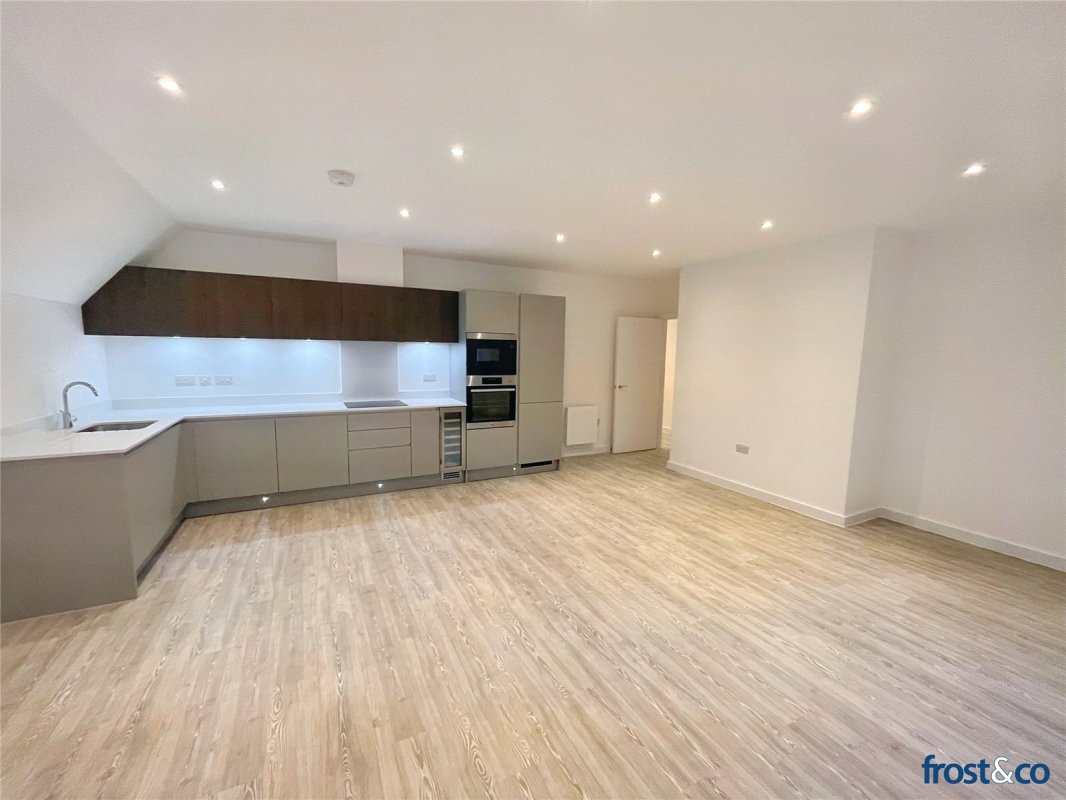 2 bedroom property for sale in Danecourt Road, Lower Parkstone, Poole