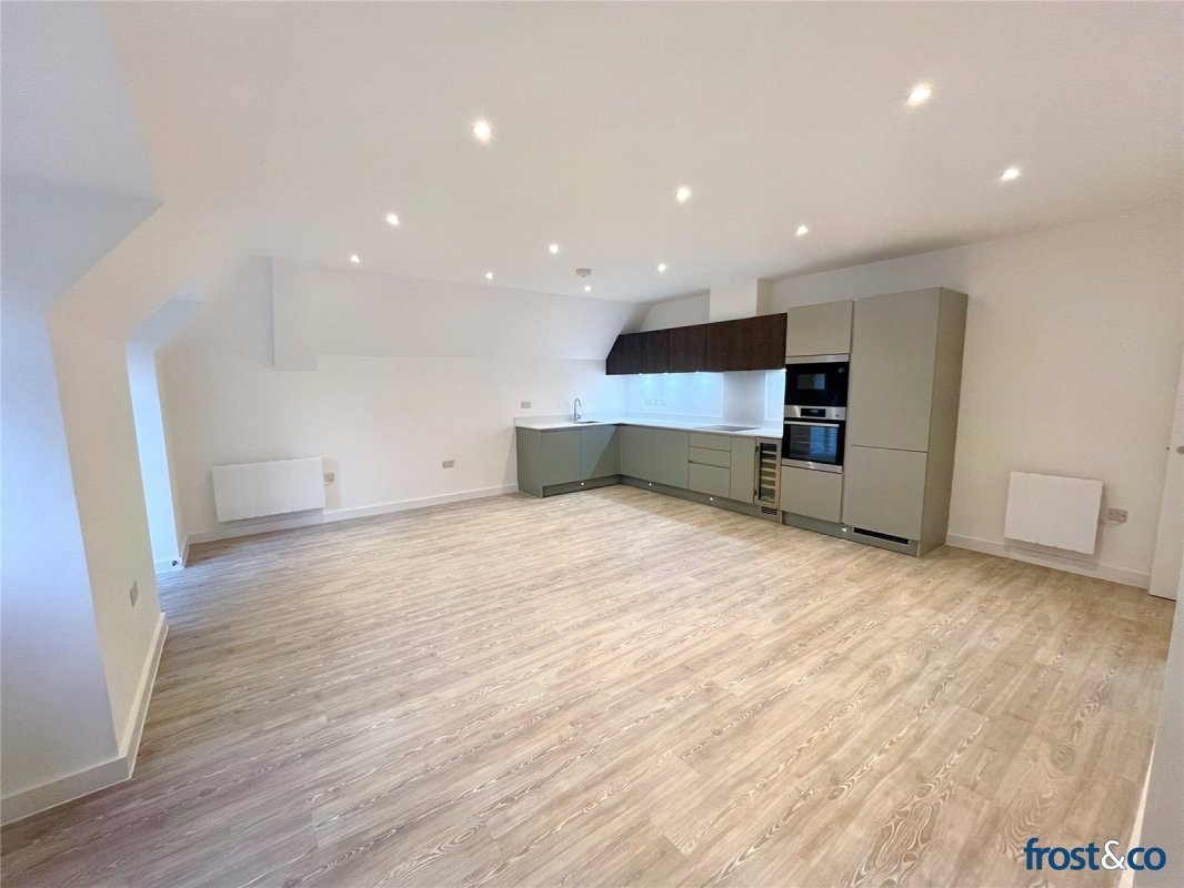 2 bedroom property for sale in Danecourt Road, Lower Parkstone, Poole