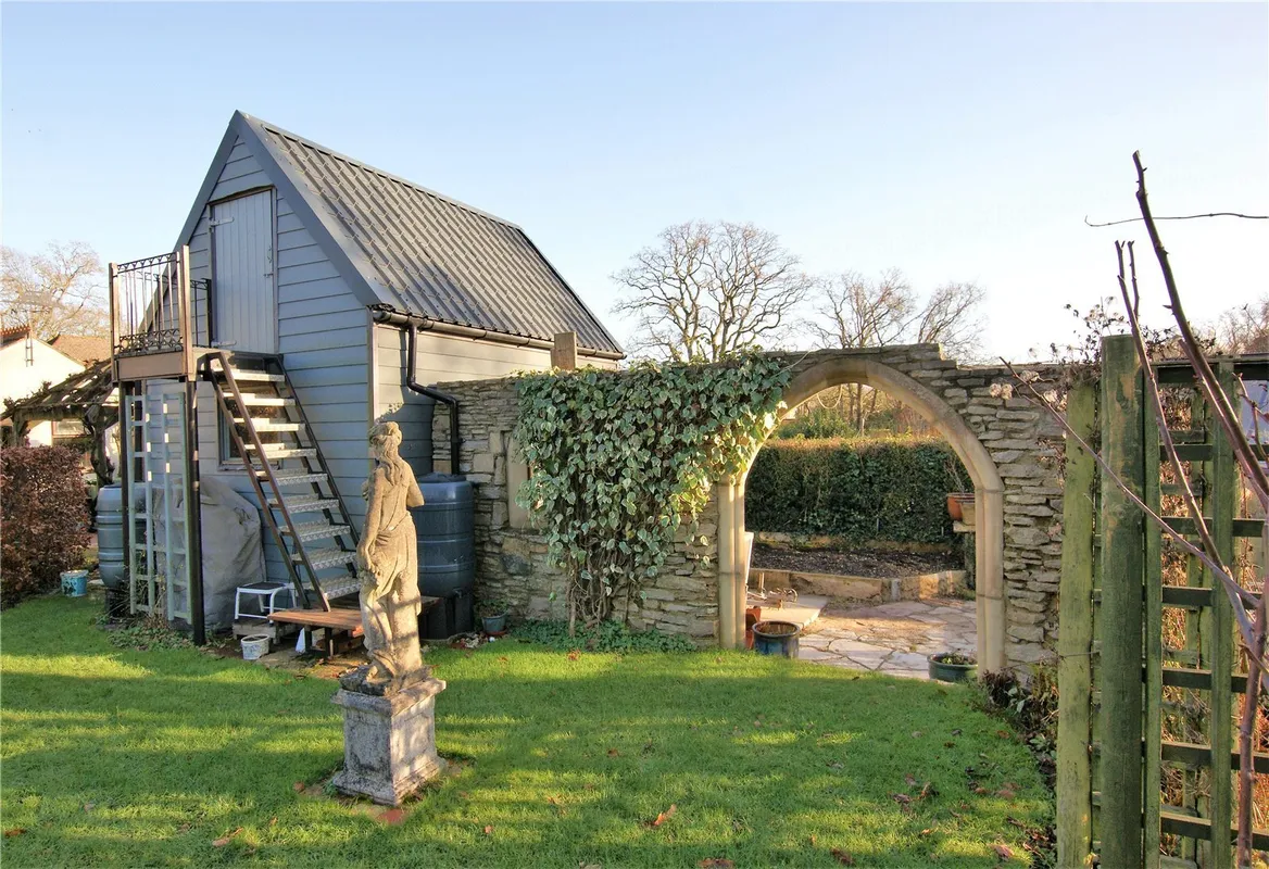 Higher Blandford Road, Broadstone, Dorset, BH18