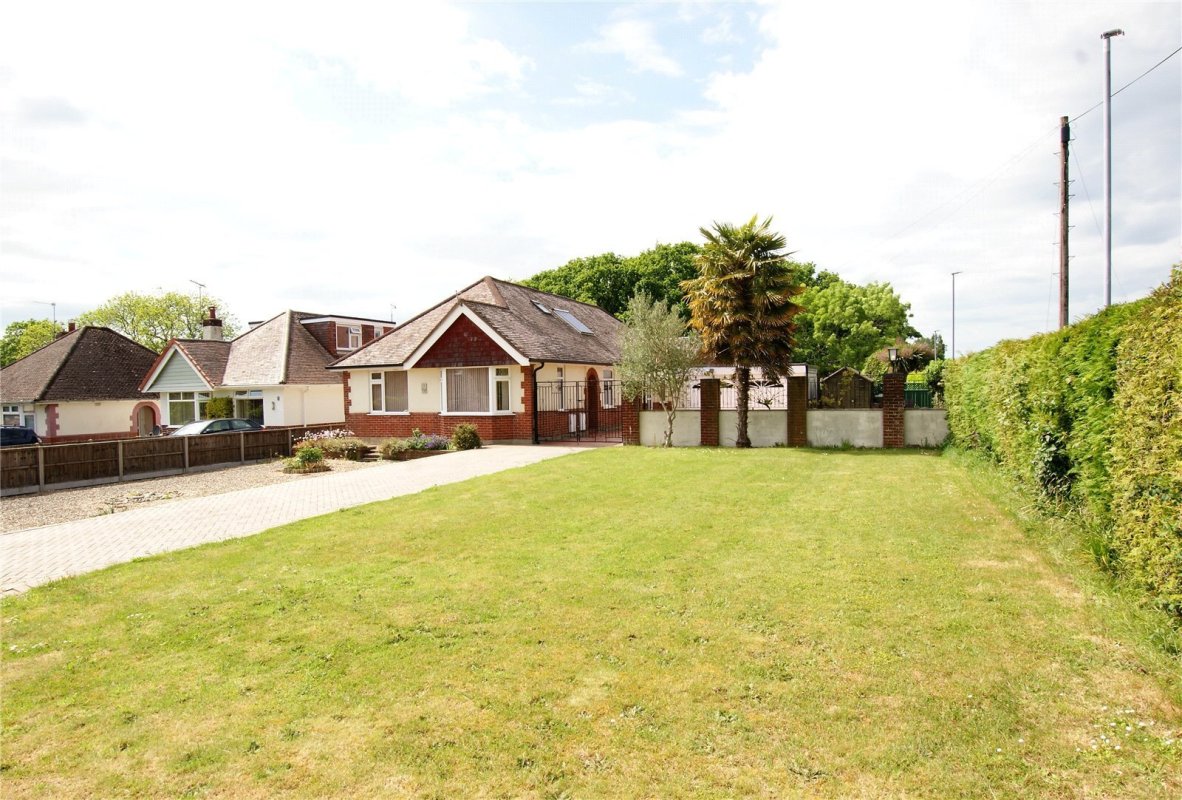 3 bedroom property for sale in Ridgeway, Corfe Mullen, Wimborne, BH21