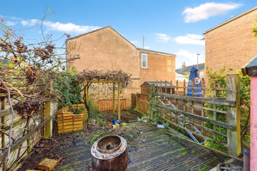 Bentley Street, Stamford 2 bedroom terraced house Knight Partnership