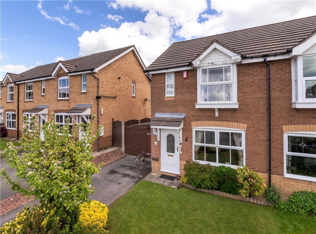 2 bedroom property for sale in Daleview Court, West Lane, Baildon, BD17