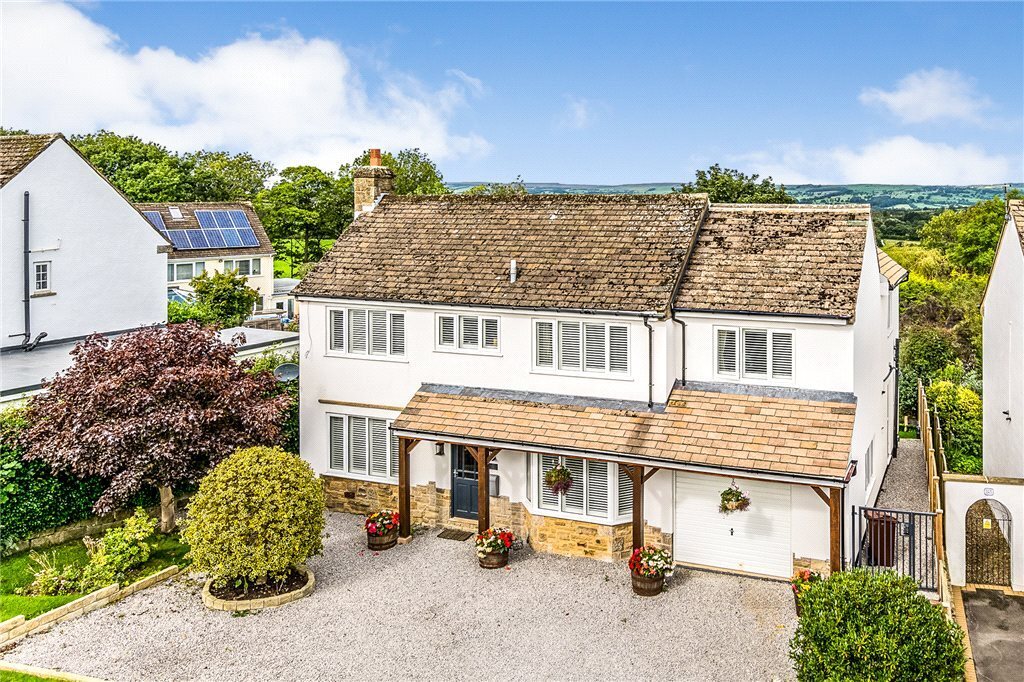 5 bedroom property for sale in Southway, Guiseley, Leeds, LS20 £825,000