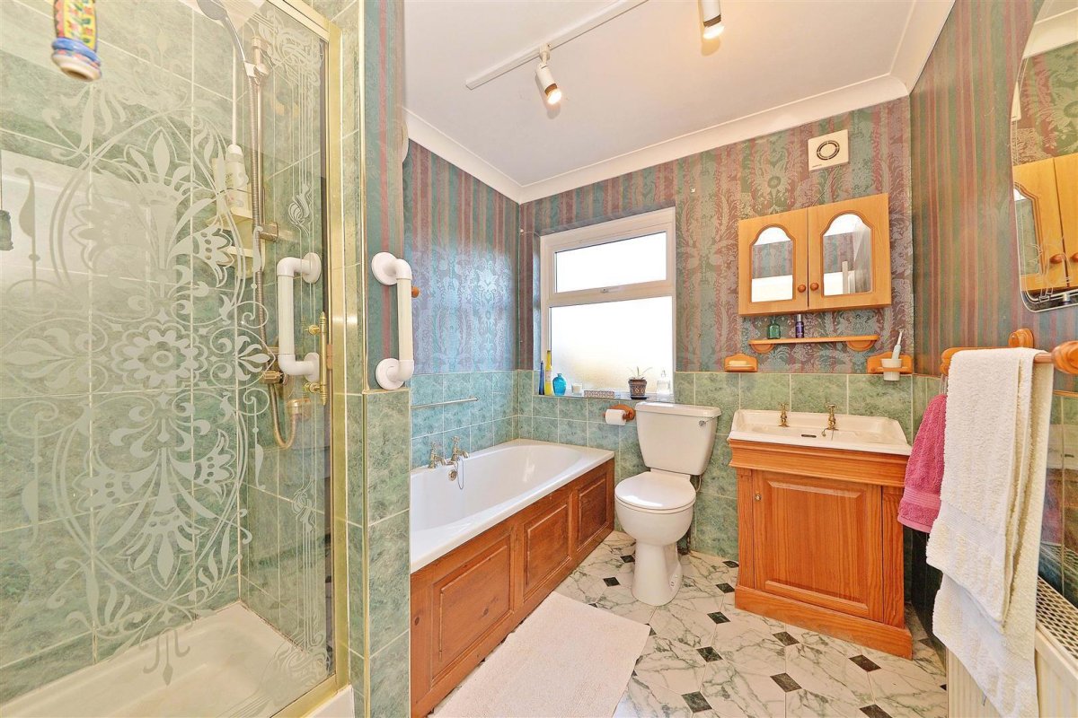 3 bedroom property for sale in Taylor Road, Kings Heath, Birmingham £