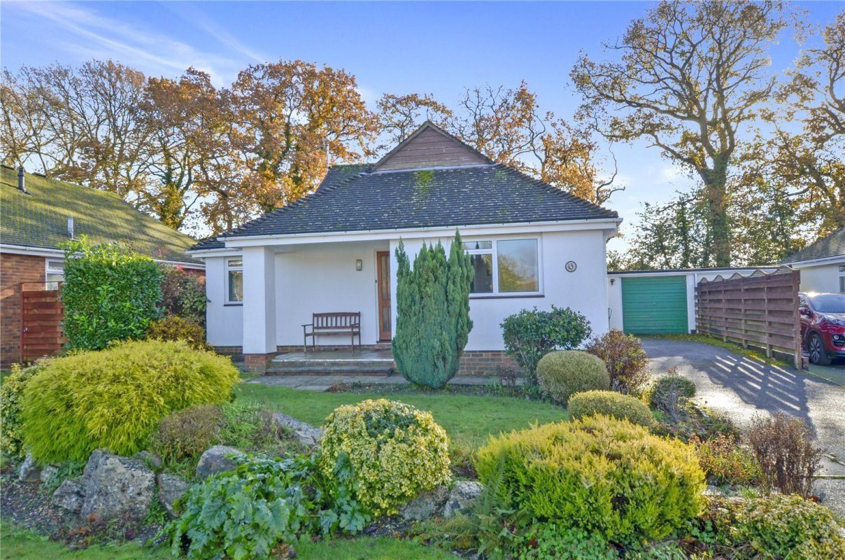 3 bedroom property for sale in Birch Grove, West Moors, Ferndown