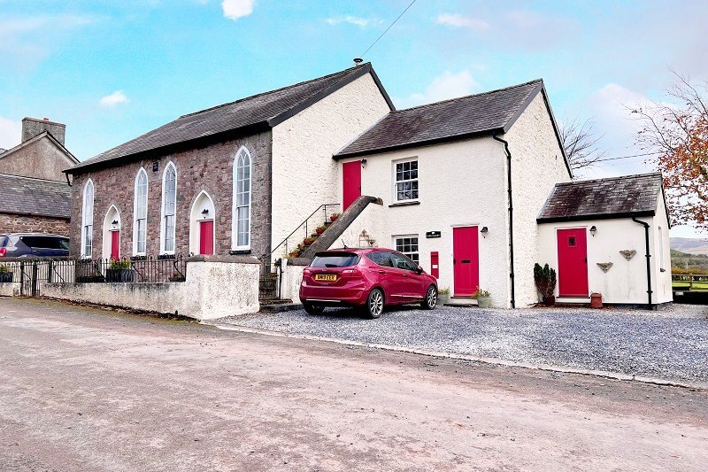 3 bedroom property for sale in Llanddeusant, Llangadog, Carmarthenshire
