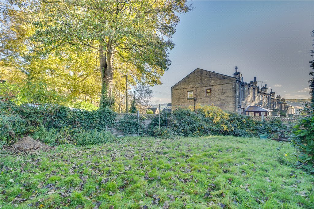 3 bedroom property for sale in Hollin Head, Baildon, BD17 Guide price