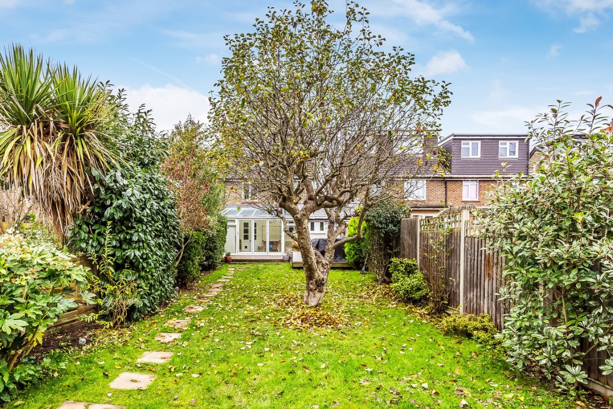 3 bedroom property for sale in Frant Field, Edenbridge, TN8 Offers in