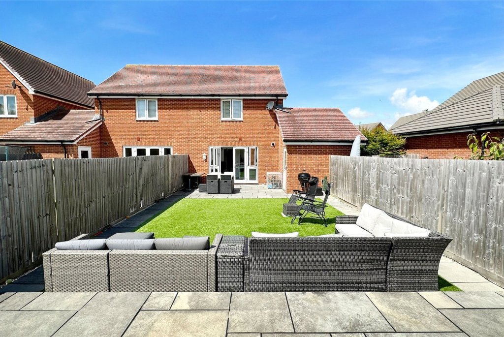 3 bedroom property for sale in Thompson Grove, Littlehampton, West