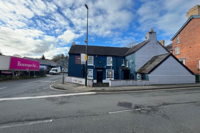 3 bedroom property for sale in Castle Street, Cardigan, SA43 £250,000