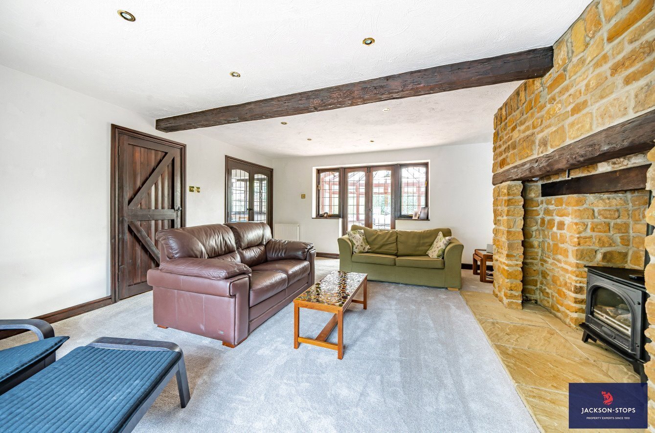 JacksonStops 4 bedroom property for sale in Dallington Green