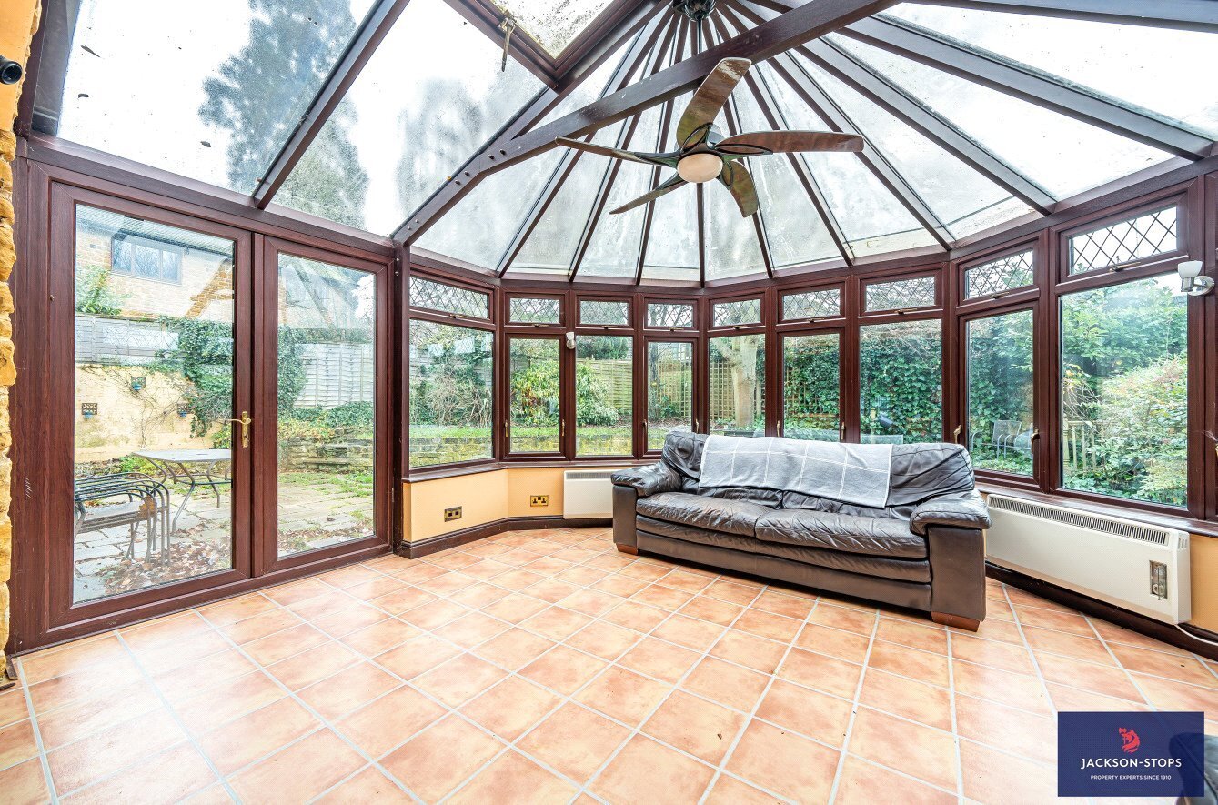 JacksonStops 4 bedroom property for sale in Dallington Green