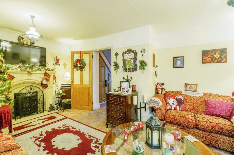 Ditchfield Close, Bognor Regis 3 bedroom end of terrace house Fox