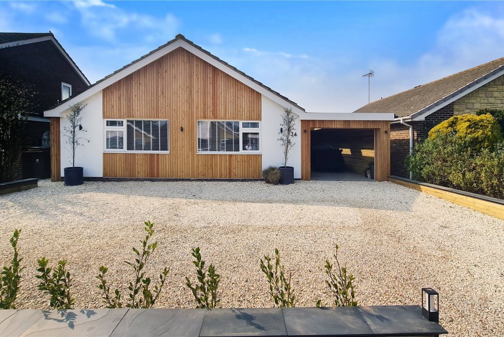 3 bedroom property for sale in Frobisher Way, Rustington, Littlehampton