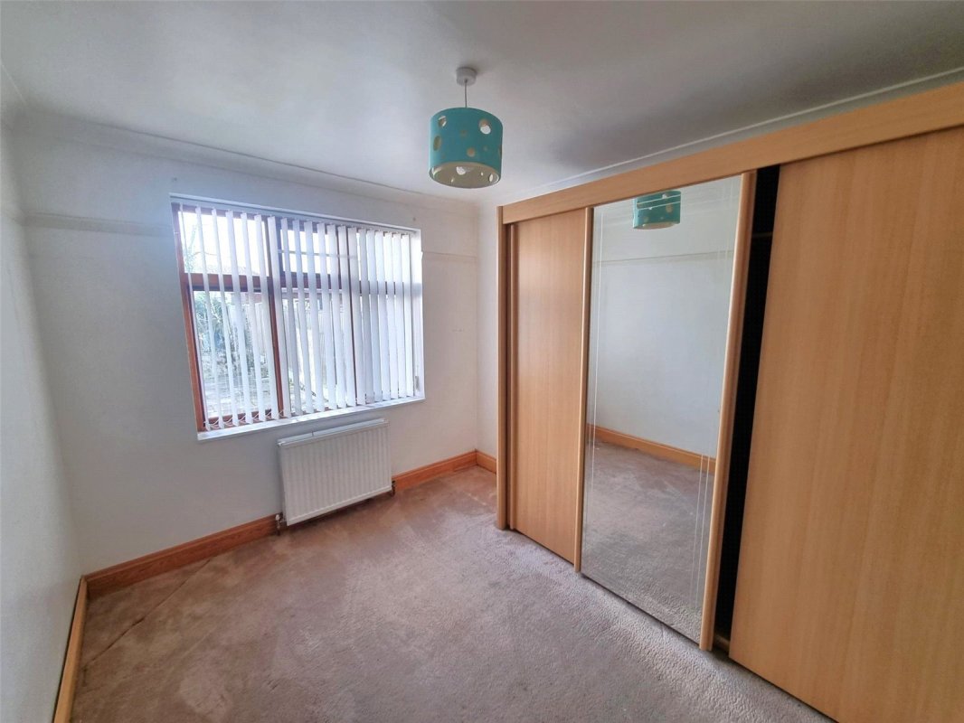 2 bedroom property for sale in Elmtree Road, Vange, Basildon, Essex